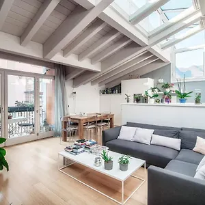 Apartment Joivy Isotta's House With 2 Cosy Balconies Como