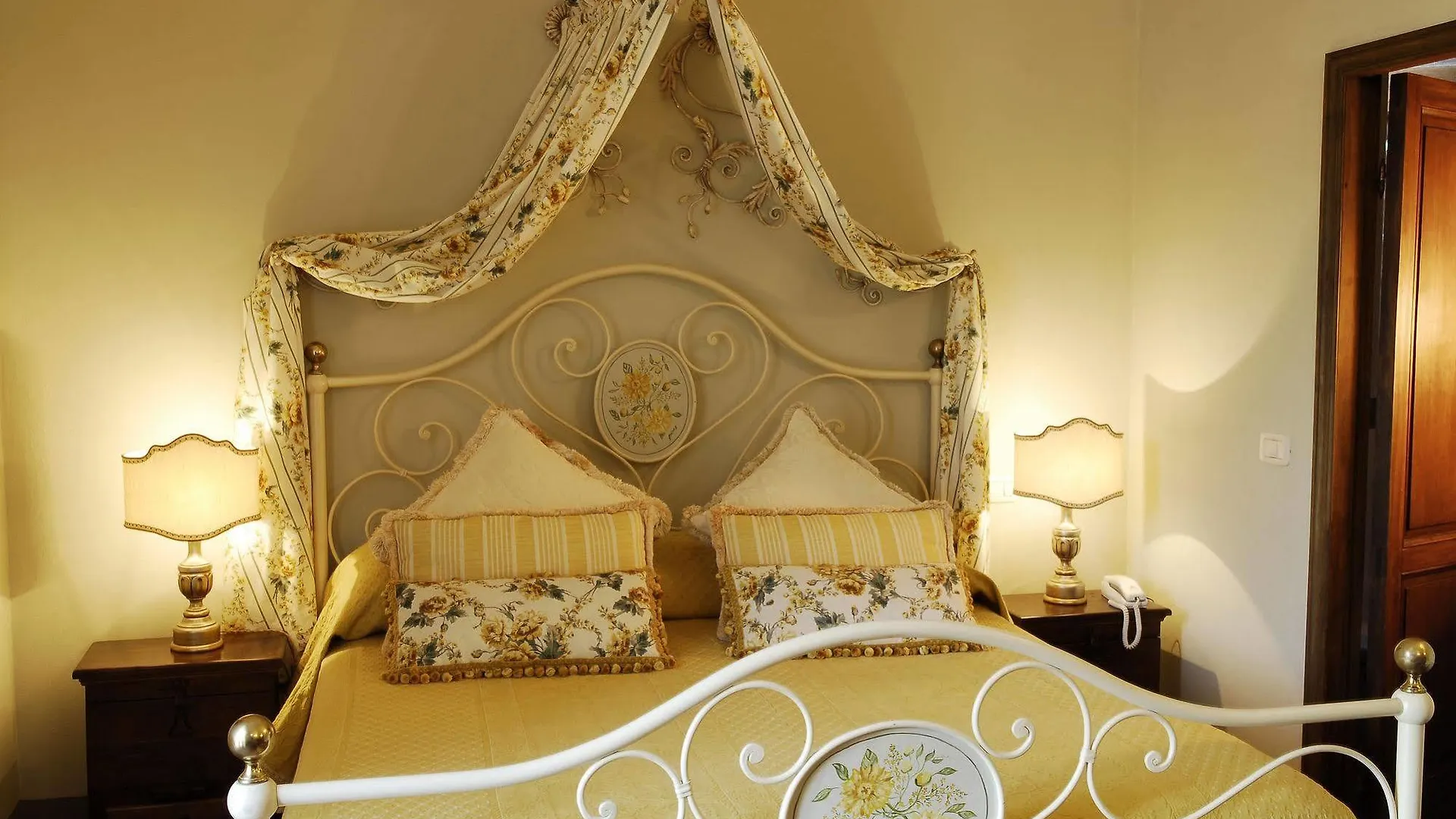 Locanda Del Molino Cortona 4*,